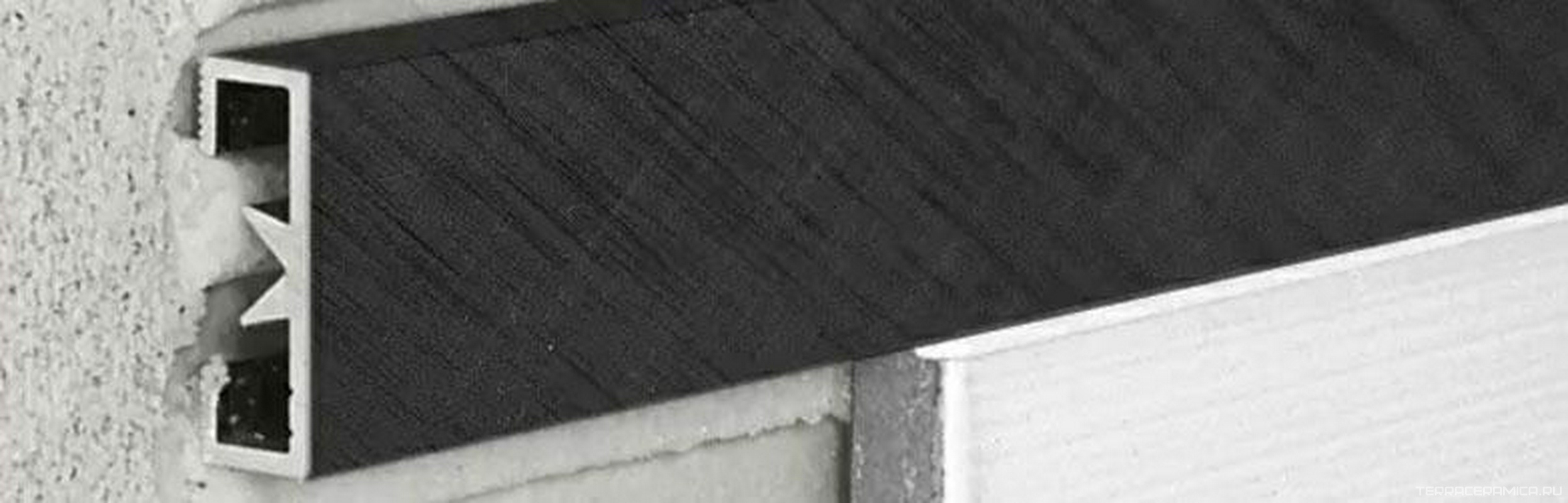 LDAD Алюминиевый декоративный анодированный профиль carbon / графитовый 2.5x270 ZZ